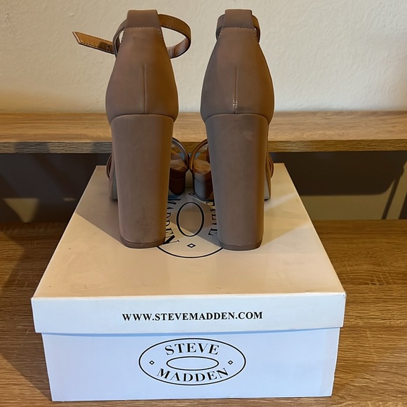 STEVE MADDEN Entourage Blush. Worn once. - Picture 2 of 3